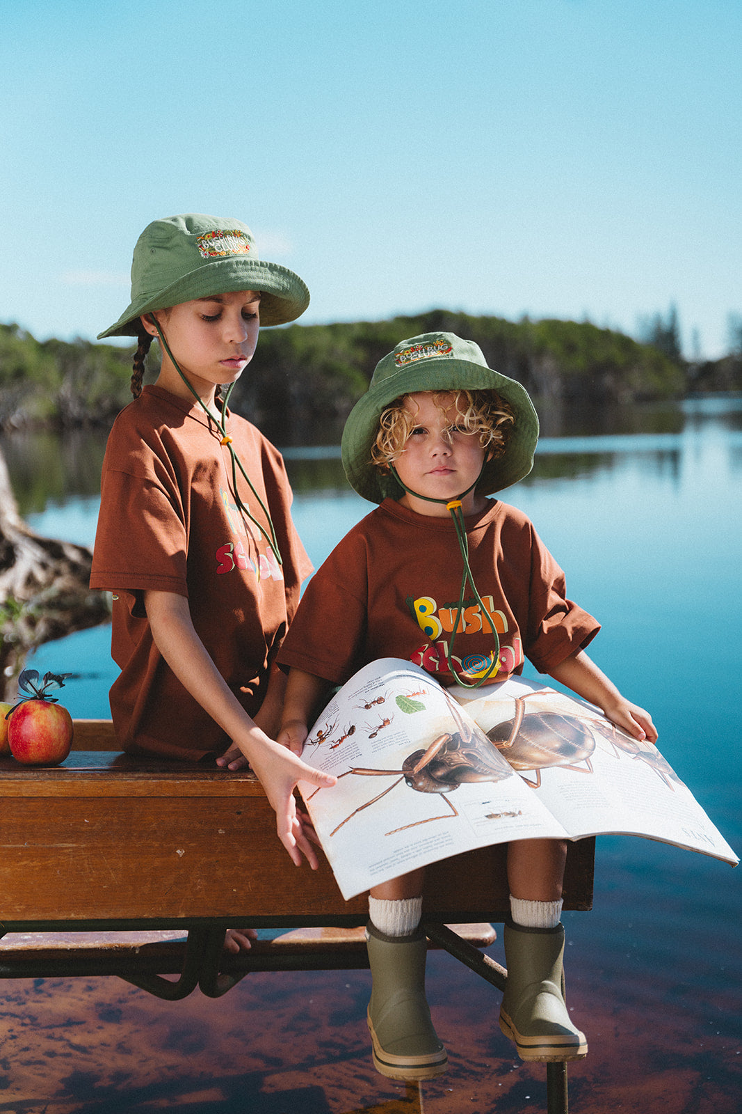 BUSH BUG CLUB BUCKET HAT