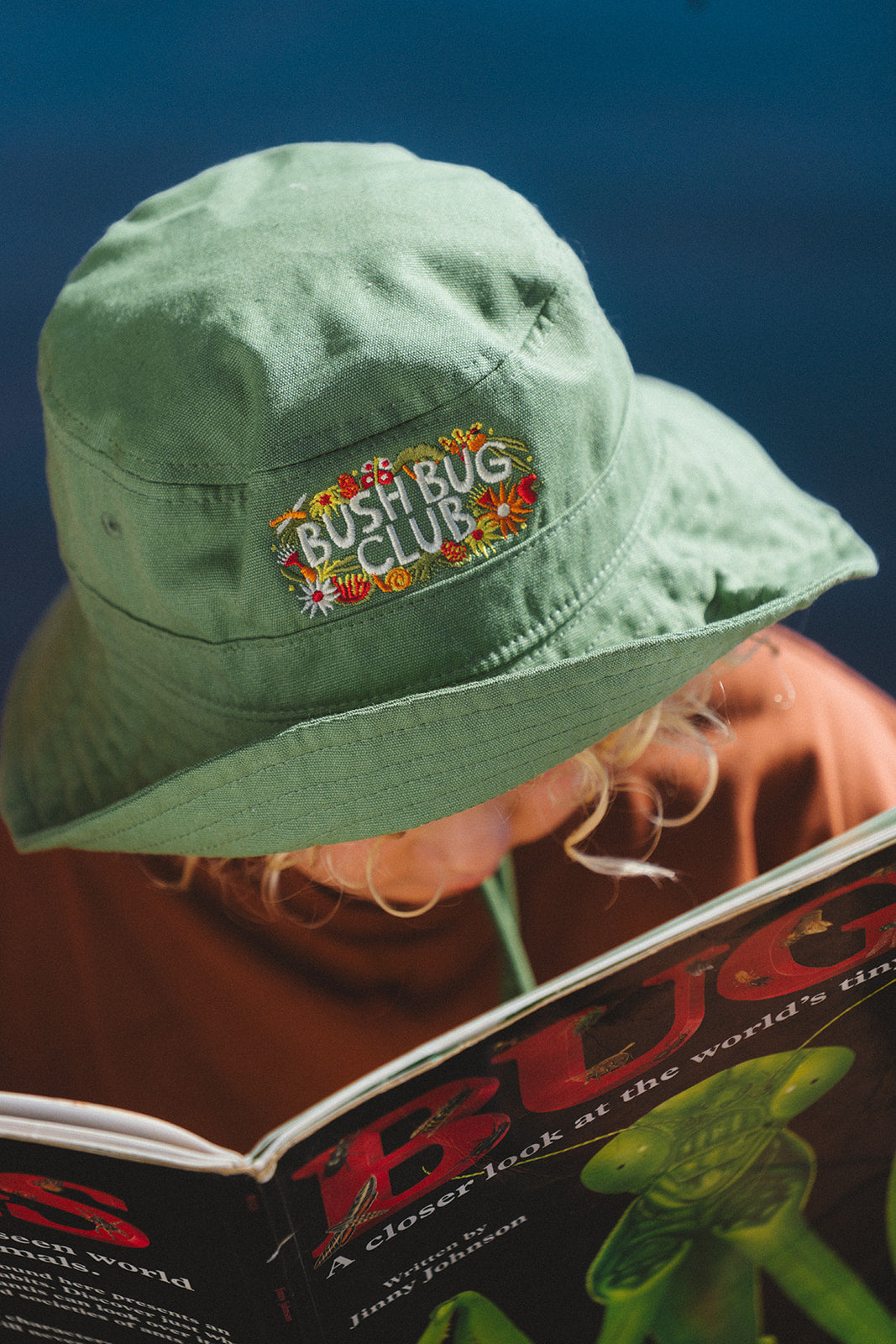 BUSH BUG CLUB BUCKET HAT