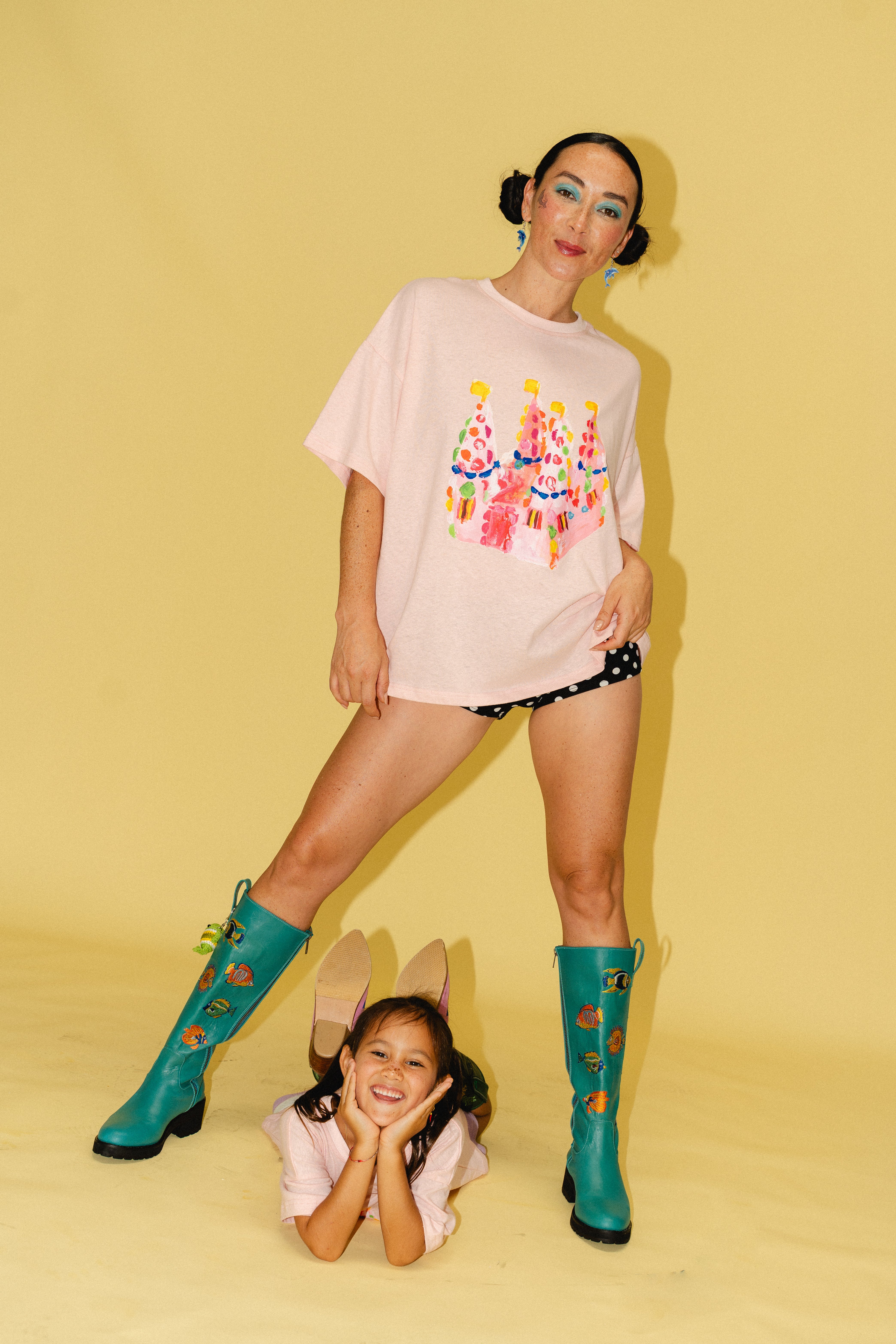 WOMENS CASTLE CAKE TEE IN HEMP